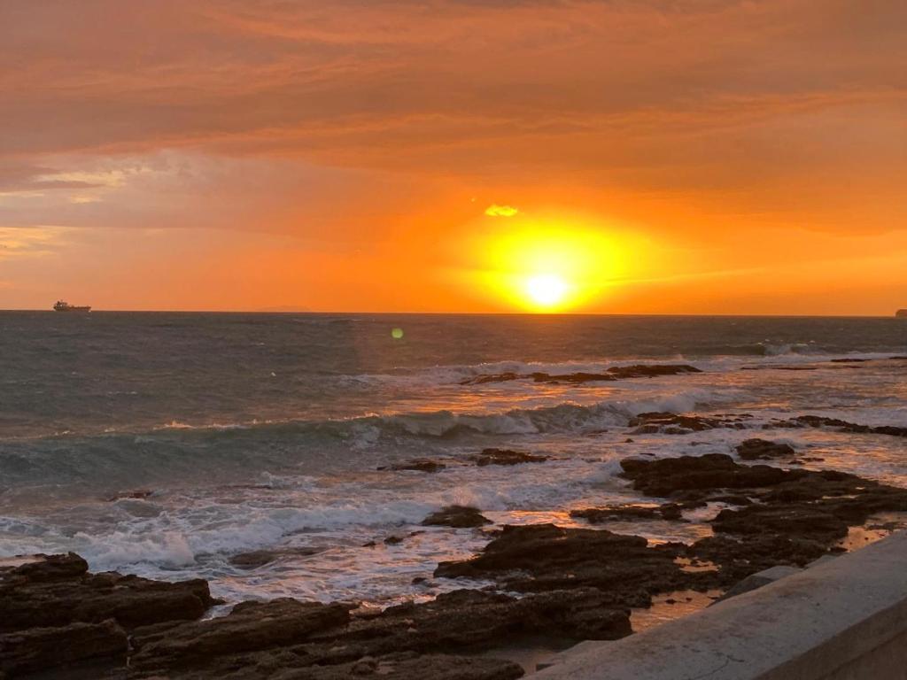 Tramonto sulla scogliera del Romito